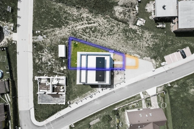 Prodej 5+kk 152 m² + zahrada 193 m² + terasa 81 m² + parkování