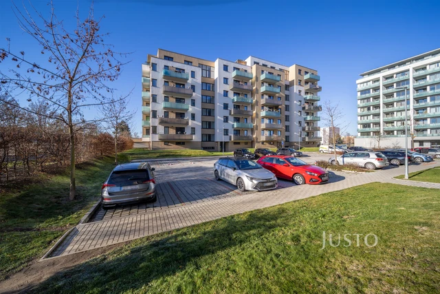 Prodej 3+kk 72 m² + balkón 9 m² + garáž