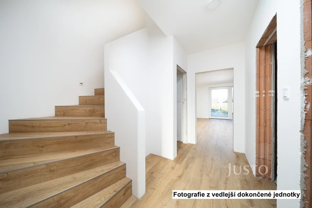Prodej 5+kk 121 m² + zahrádka 70 m² + terasa 14 m² + parkování