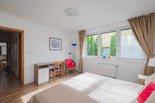 Pronájem 2+kk 53 m² + garáž