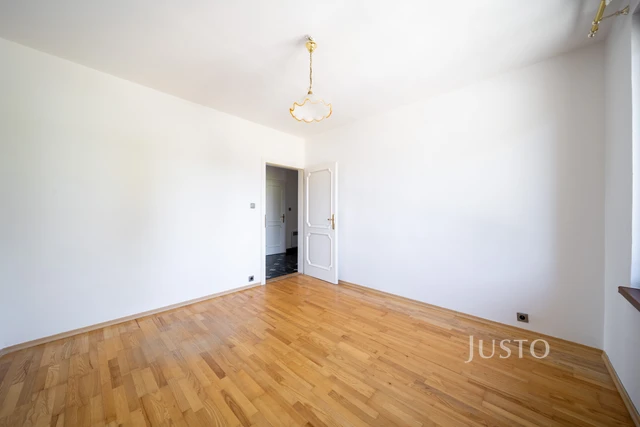 Pronájem 4+1 125 m² + balkón 3 m² + garáž