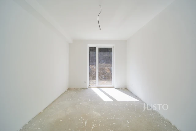 Prodej 4+kk 132 m² + zahrada 203 m² + terasa 13 m² + garáž