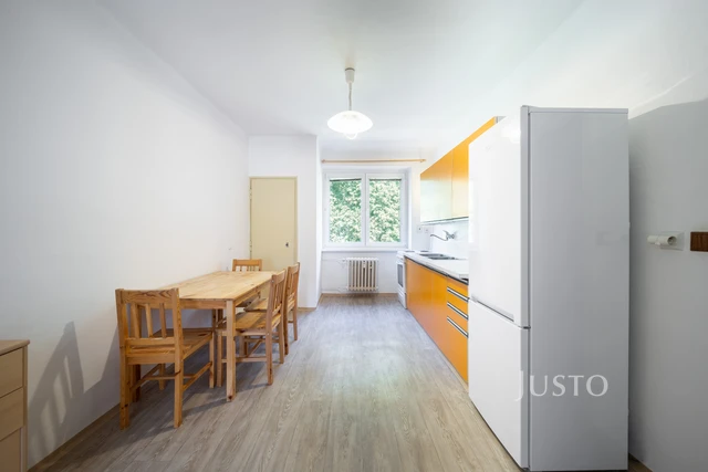 Prodej 1+1 42 m² + parkování