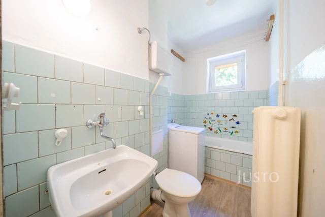 Prodej 1+1 42 m² + parkování