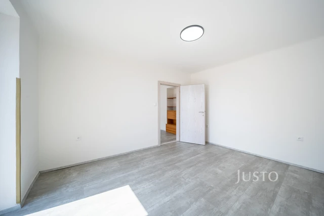 Pronájem 2+1 56 m² + balkón 2 m²