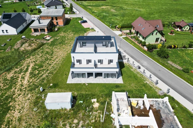 Prodej 5+kk 152 m² + zahrada 193 m² + terasa 81 m² + parkování