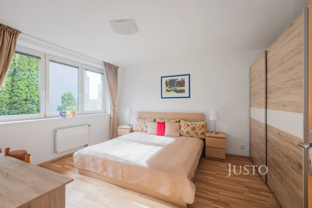 Pronájem 2+kk 53 m² + garáž