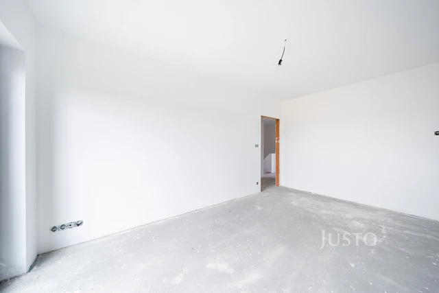 Prodej 5+kk 124 m² + zahrada 453 m² + terasa 13 m² + parkování