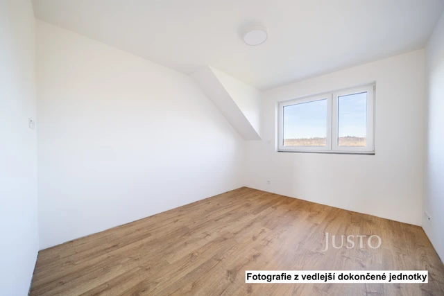 Prodej 5+kk 121 m² + zahrádka 70 m² + terasa 14 m² + parkování