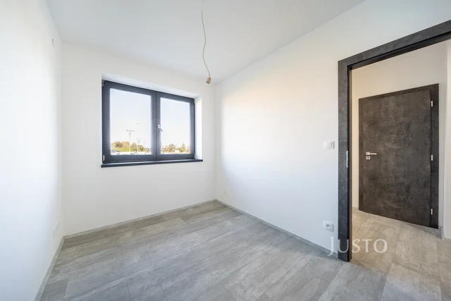 Prodej 5+kk 152 m² + zahrada 193 m² + terasa 81 m² + parkování