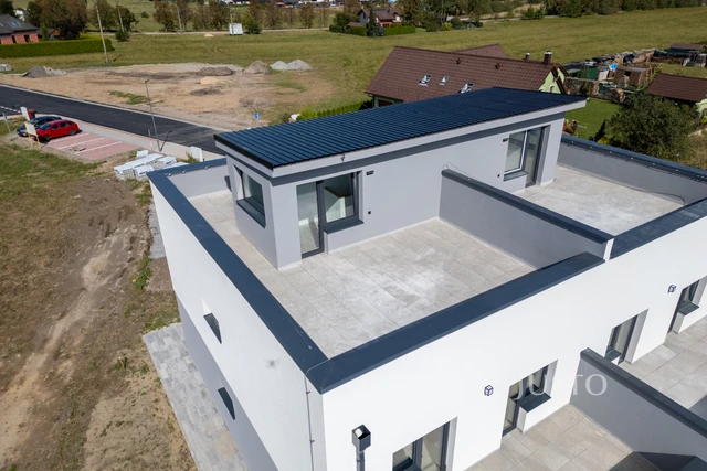 Prodej 5+kk 152 m² + zahrada 272 m² + terasa 81 m² + parkování