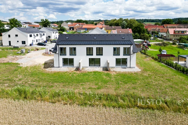 Prodej 5+kk 124 m² + zahrada 453 m² + terasa 13 m² + parkování