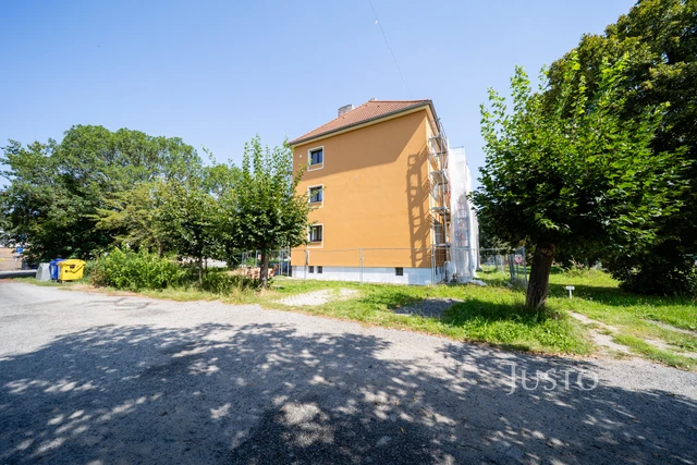 Pronájem 2+1 56 m² + balkón 2 m²