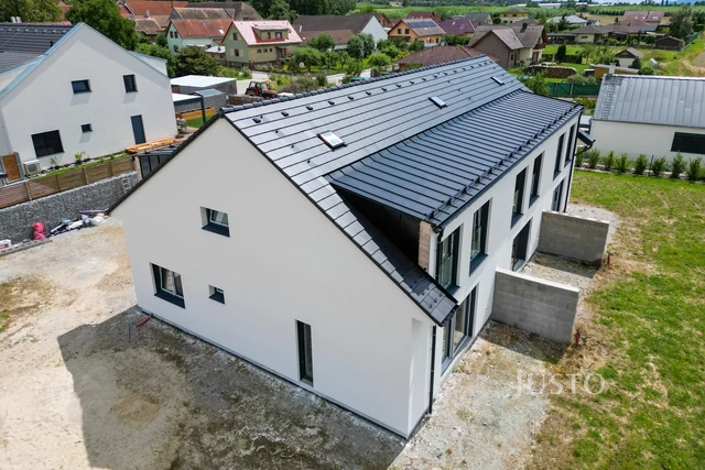 Prodej 5+kk 124 m² + zahrada 453 m² + terasa 13 m² + parkování