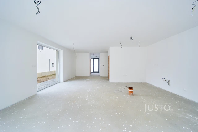 Prodej 4+kk 132 m² + zahrada 334 m² + terasa 13 m² + garáž