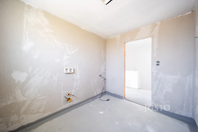 Prodej 5+kk 124 m² + zahrada 286 m² + terasa 13 m² + parkování