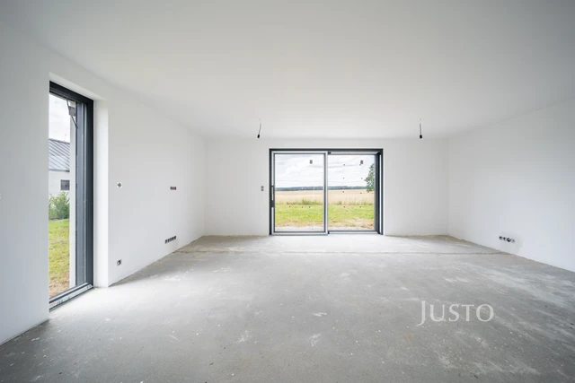 Prodej 5+kk 124 m² + zahrada 453 m² + terasa 13 m² + parkování