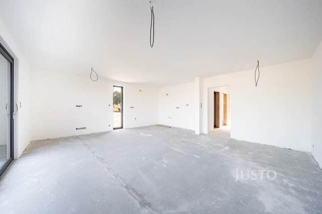 Prodej 5+kk 124 m² + zahrada 286 m² + terasa 13 m² + parkování