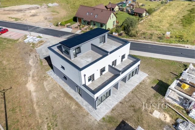Prodej 5+kk 152 m² + zahrada 272 m² + terasa 81 m² + parkování