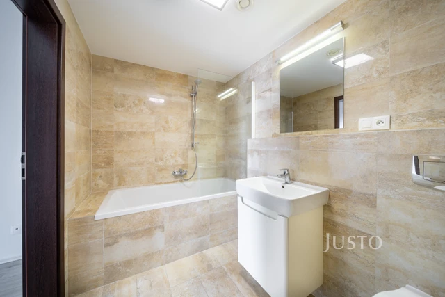 Prodej 2+kk 49 m² + terasa 6 m²