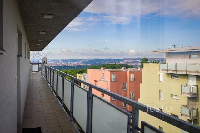 Pronájem 2+kk 53 m² + garáž