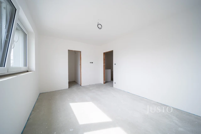 Prodej 5+kk 121 m² + zahrada 268 m² + terasa 14 m² + parkování