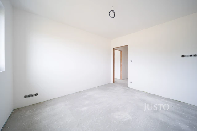 Prodej 5+kk 121 m² + zahrádka 70 m² + terasa 14 m² + parkování