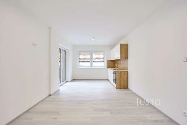 Pronájem 2+kk 48 m² + terasa 11 m²