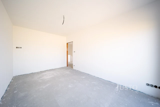 Prodej 5+kk 124 m² + zahrada 286 m² + terasa 13 m² + parkování