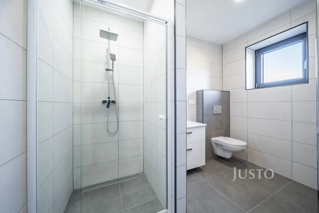 Prodej 5+kk 152 m² + zahrada 272 m² + terasa 81 m² + parkování