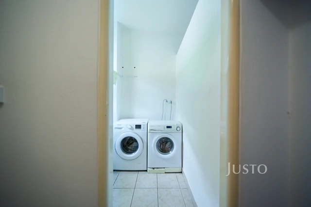 Prodej rodinného domu 242 m² s pozemkem 138 m²