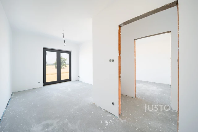 Prodej 5+kk 124 m² + zahrada 286 m² + terasa 13 m² + parkování