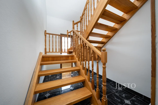 Pronájem 4+1 125 m² + balkón 3 m² + garáž