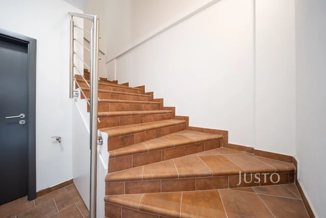 Pronájem 2+kk 48 m² + terasa 11 m²