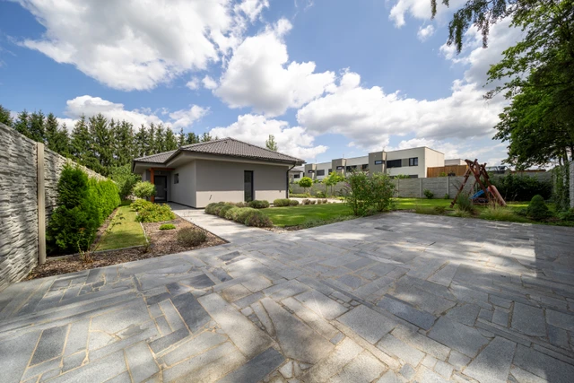 Pronájem rodinného domu 130 m² s pozemkem 779 m² + terasa 13 m²