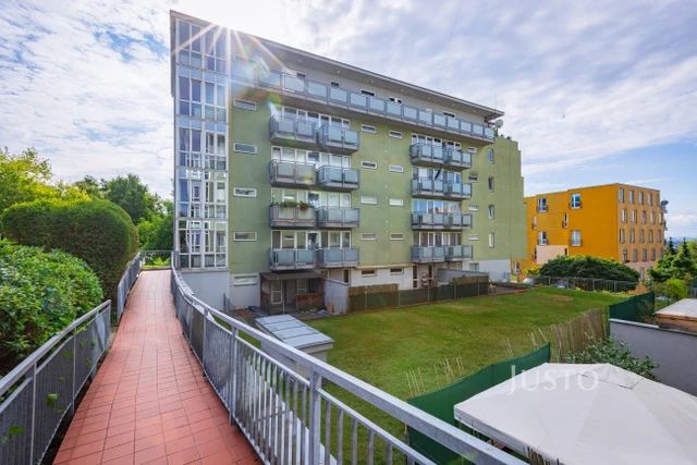 Pronájem 2+kk 53 m² + garáž