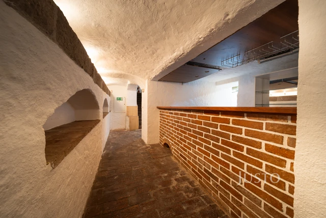 Prodej restaurace 103 m² s pozemkem 103 m²