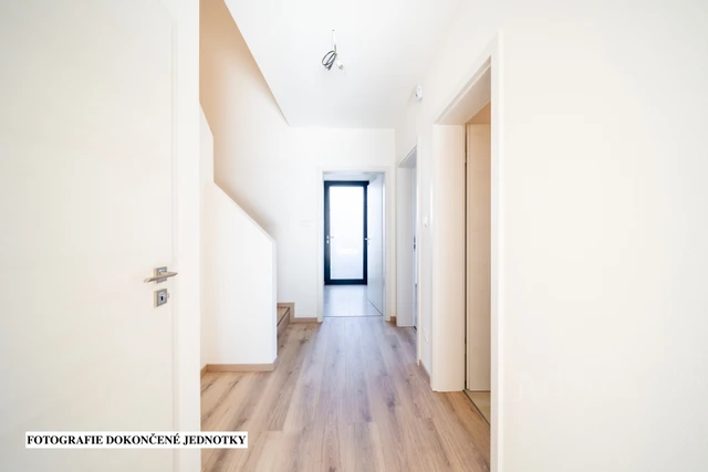 Prodej 5+kk 121 m² + zahrada 268 m² + terasa 14 m² + parkování