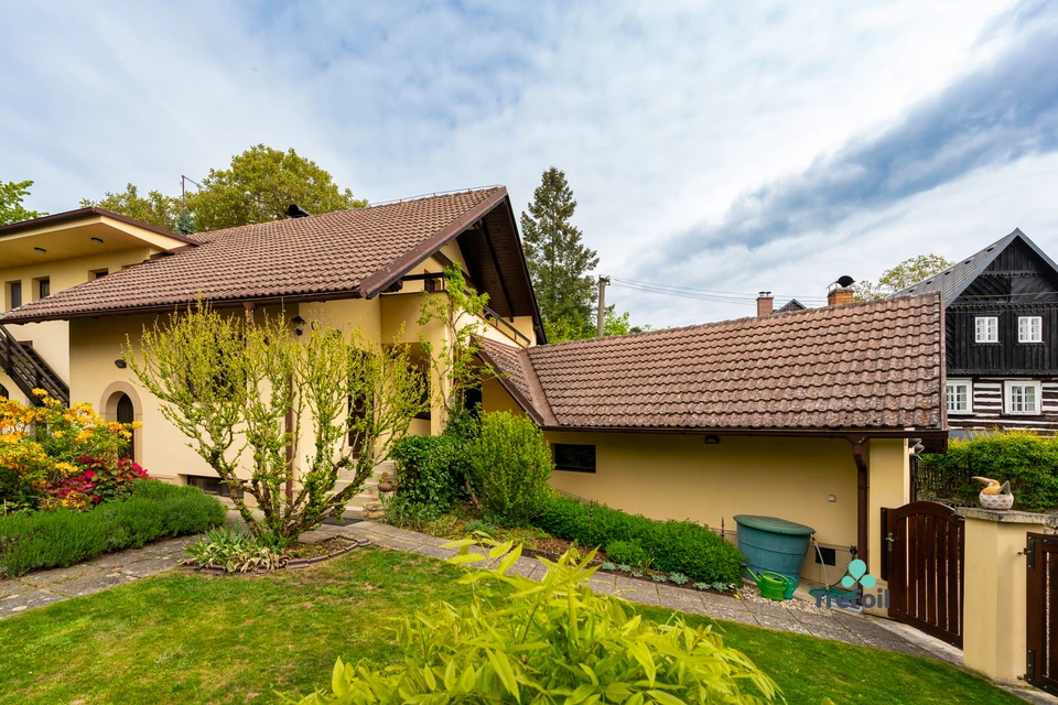 Prodej jedinečné venkovské usedlosti s pozemkem 4 816 m² – Neveklovice, okres Mladá Boleslav – fotografie 4