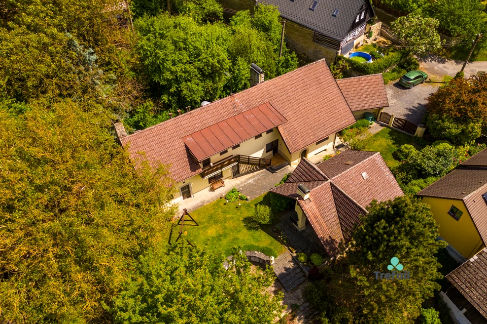 Prodej jedinečné venkovské usedlosti s pozemkem 4 816 m² – Neveklovice, okres Mladá Boleslav – fotografie 15