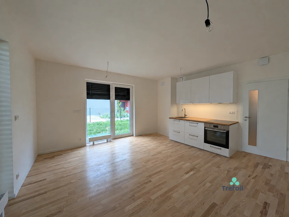 Pronájem 1+kk 40 m² + zahrada 46 m² + parkování + sklep – fotografie 3