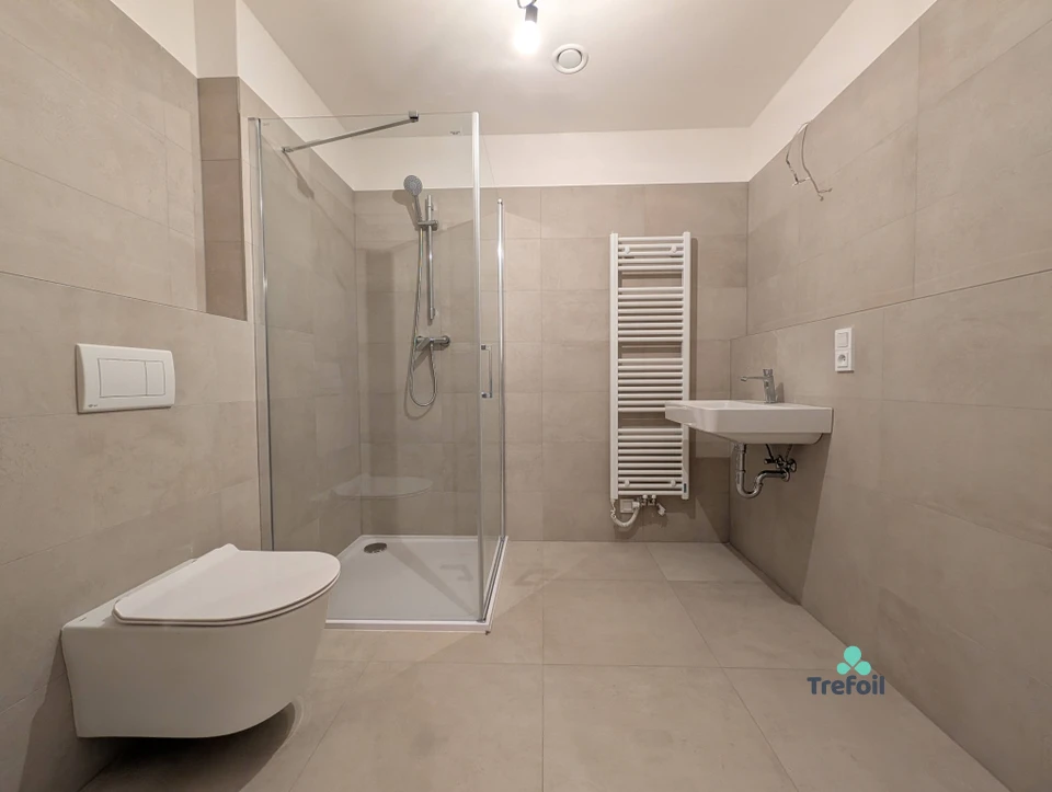 Pronájem 1+kk 40 m² + zahrada 46 m² + parkování + sklep – fotografie 4