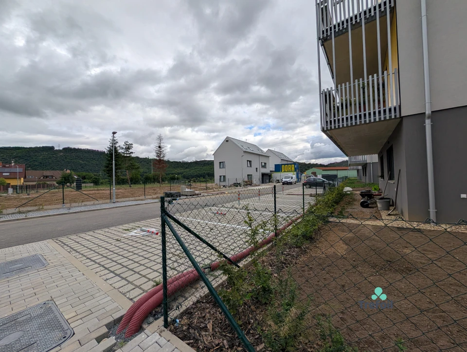 Pronájem 1+kk 40 m² + zahrada 46 m² + parkování + sklep – fotografie 8