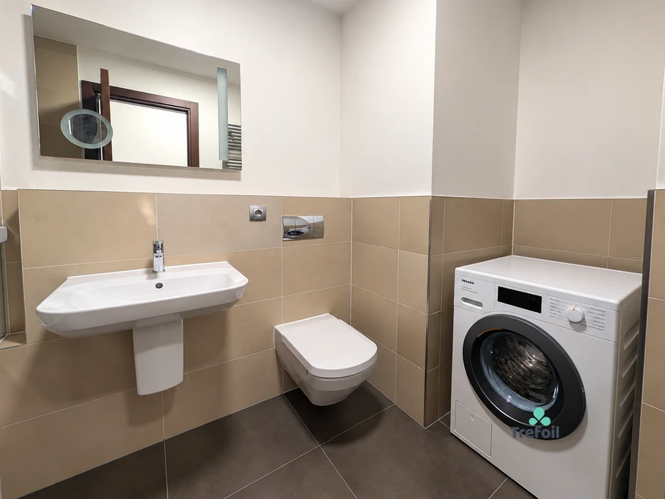 Pronájem luxusního bytu 2+kk 72 m² + lodžie 8 m² + garáž+sklep – fotografie 7