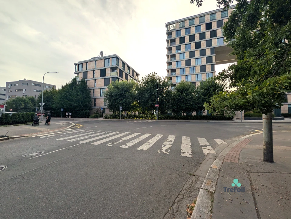 Pronájem luxusního bytu 2+kk 72 m² + lodžie 8 m² + garáž+sklep – fotografie 2