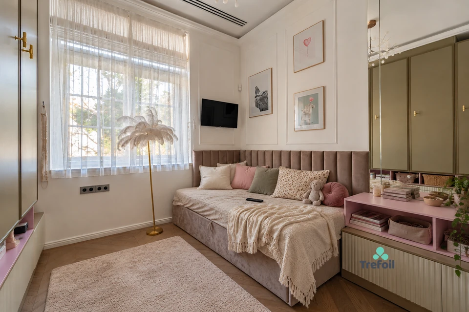 Pronájem 5+kk 230 m² + zahrada 212 m² + terasa 35 m² + parkování – fotografie 11