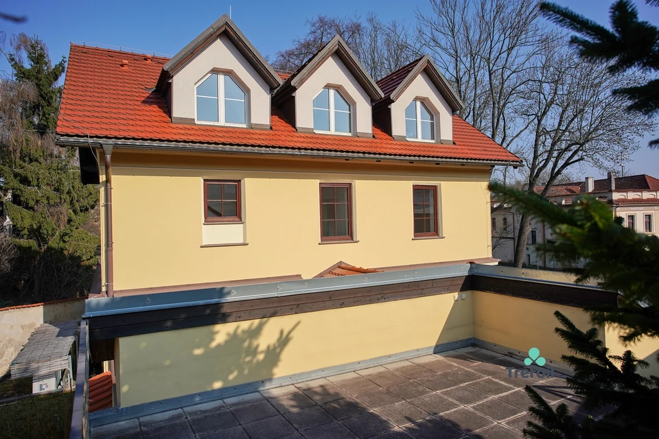 Pronájem rodinného domu 215 m² s pozemkem 546 m² – fotografie 3