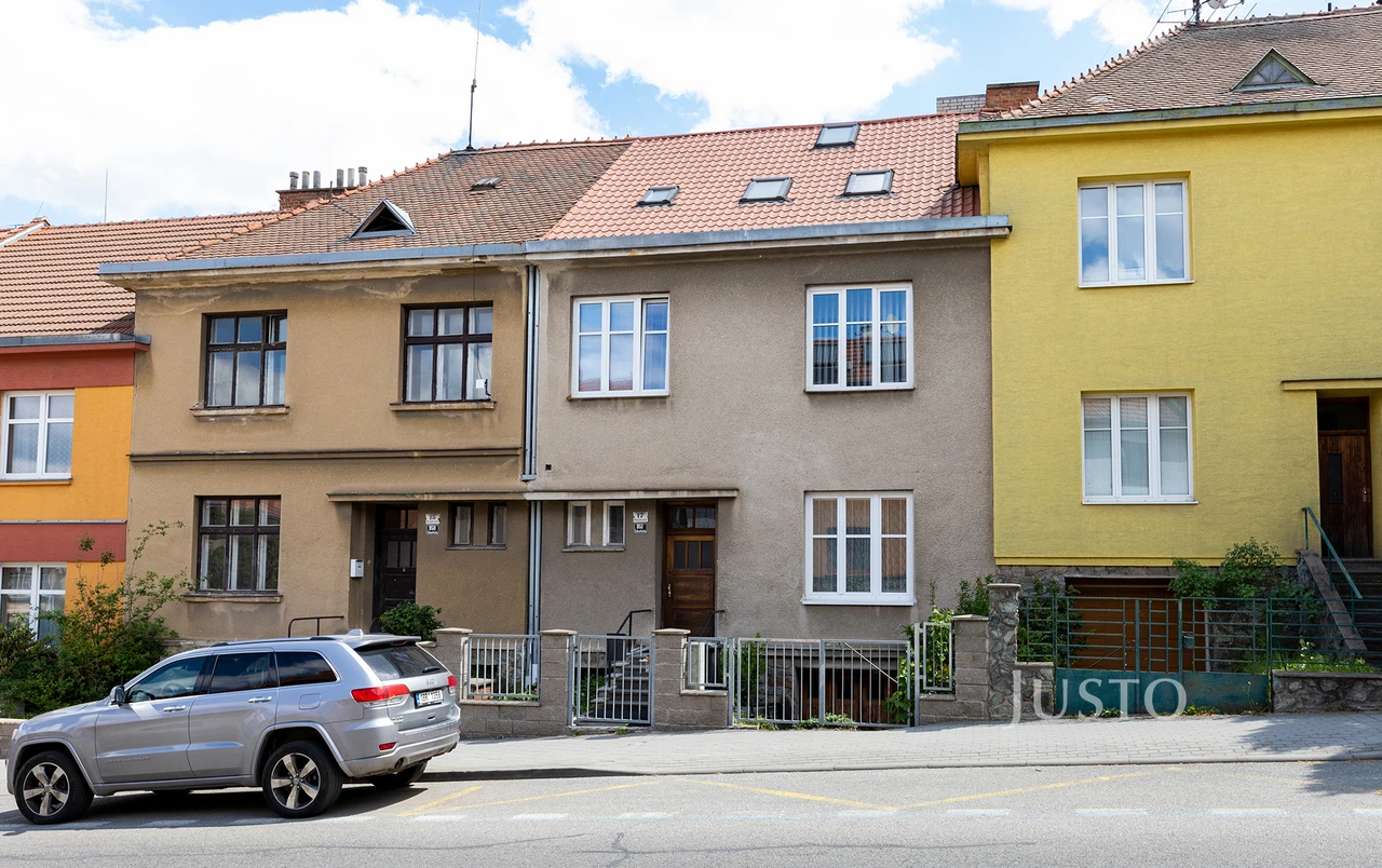 Prodej rodinného domu 225 m² s pozemkem 269 m² + terasa + balkón