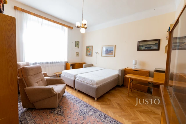 Prodej rodinného domu 225 m² s pozemkem 269 m² + terasa + balkón