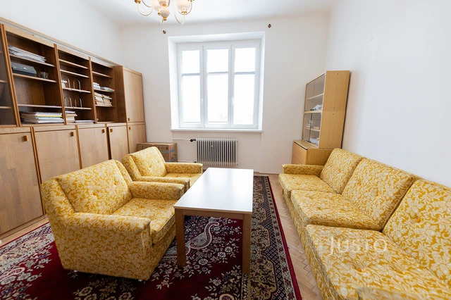 Prodej rodinného domu 225 m² s pozemkem 269 m² + terasa + balkón